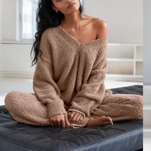 Babaton group retreat fuzzy sweater GUC size small